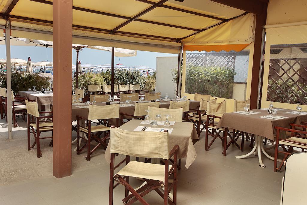 Gallia Club Hotel Чезенатико Экстерьер фото